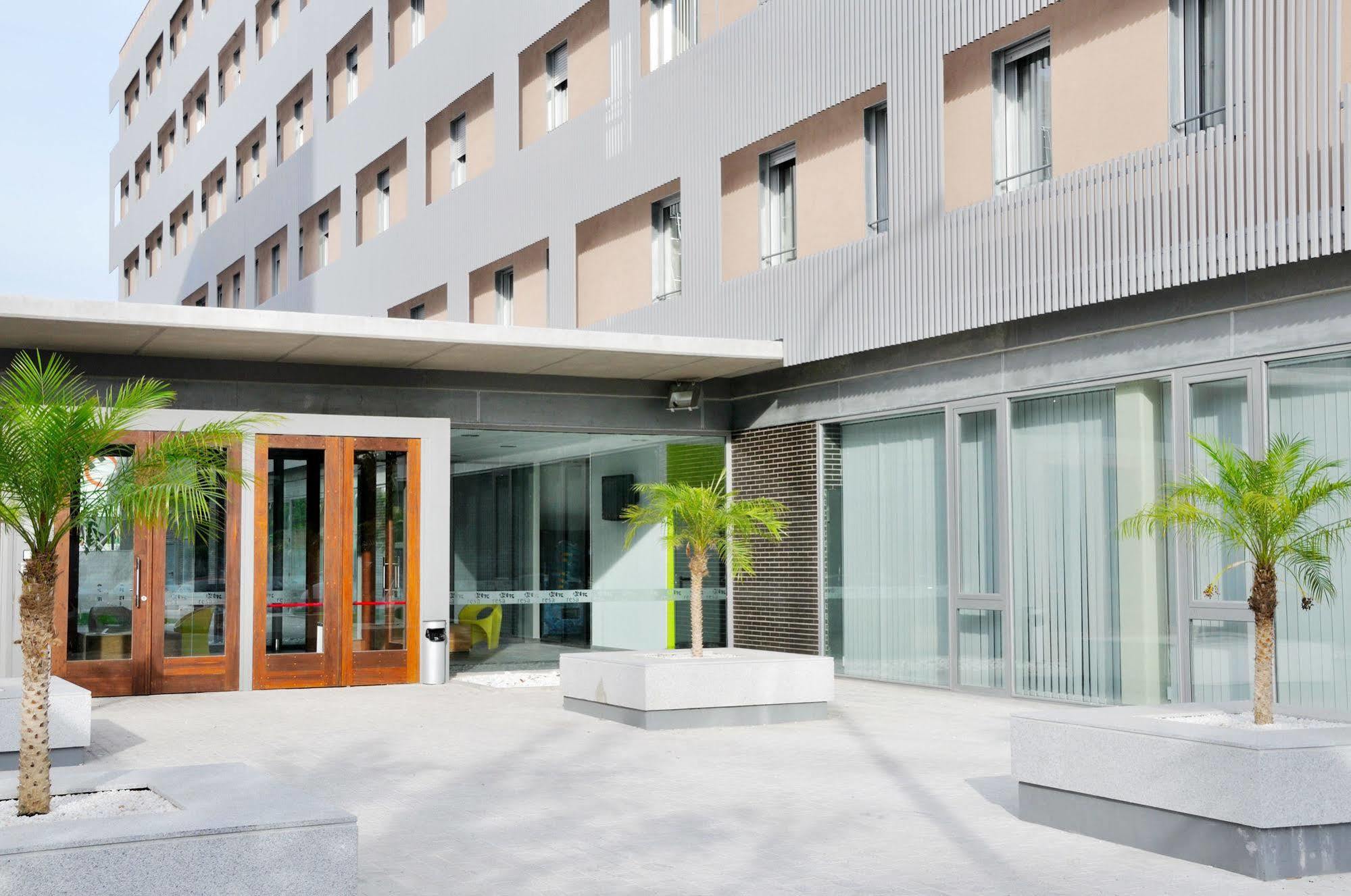 Residencia Universitaria Resa Damia Bonet * València